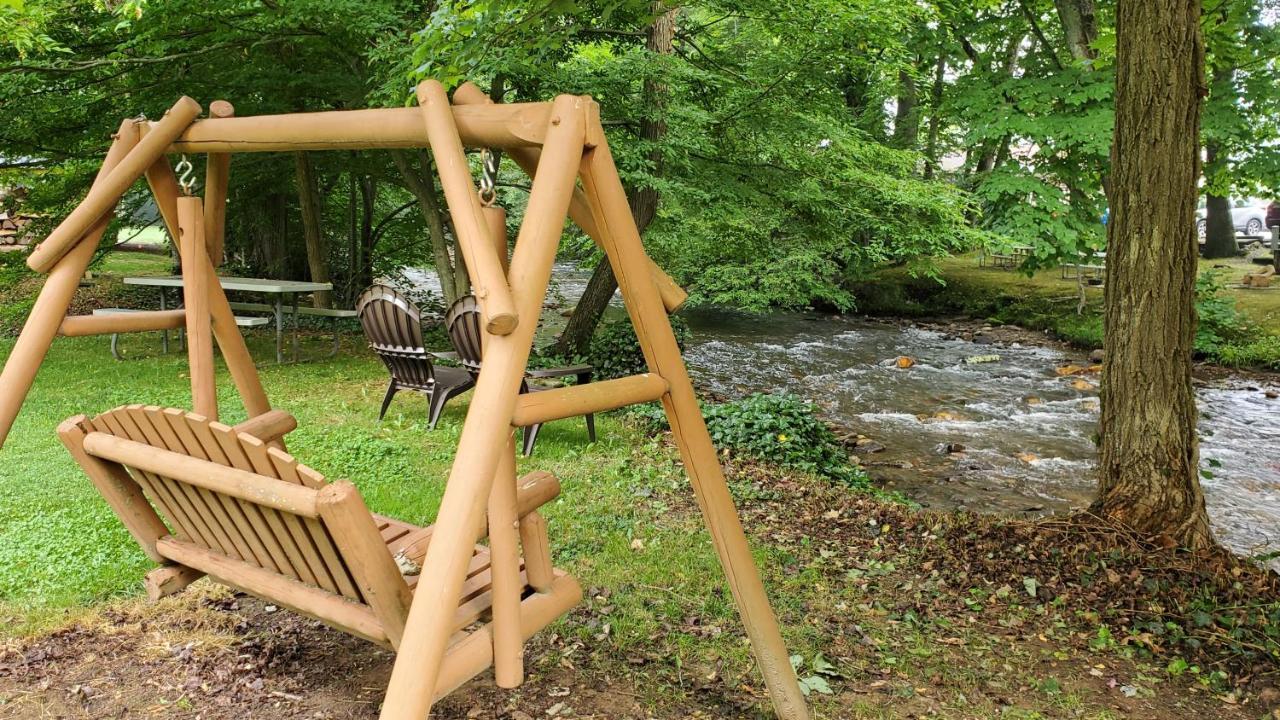 Cozy Creek Cottages Maggie Valley Eksteriør billede